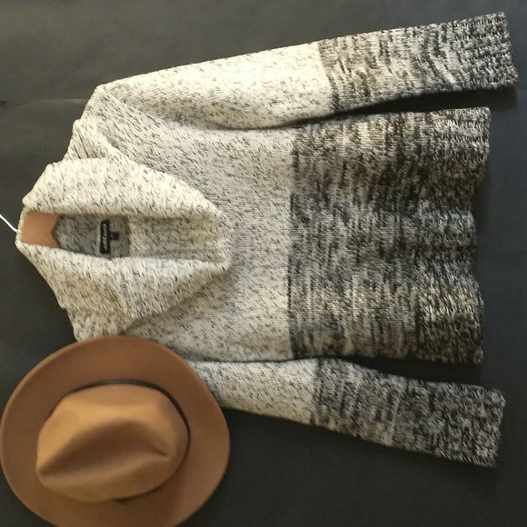 Effeci Oversized Turtleneck Striped Juliette Sleeve Sweater - Picture 12 of 12